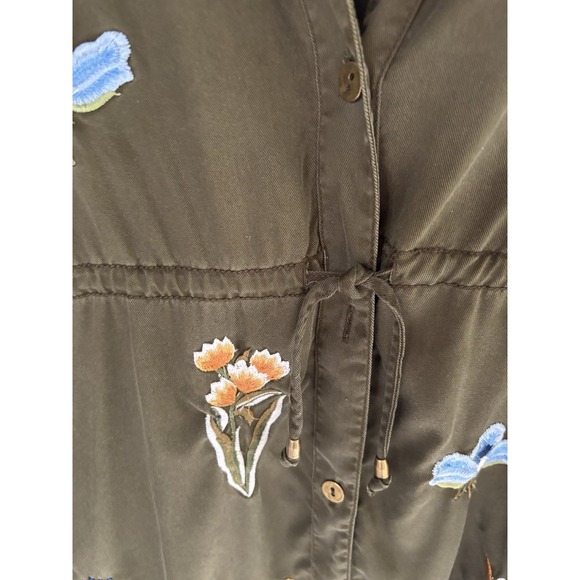 Chico's MWomen's Playful Anorak Jacket Embroidered Olive Green Drawstring Chico2 - Picture 4 of 8